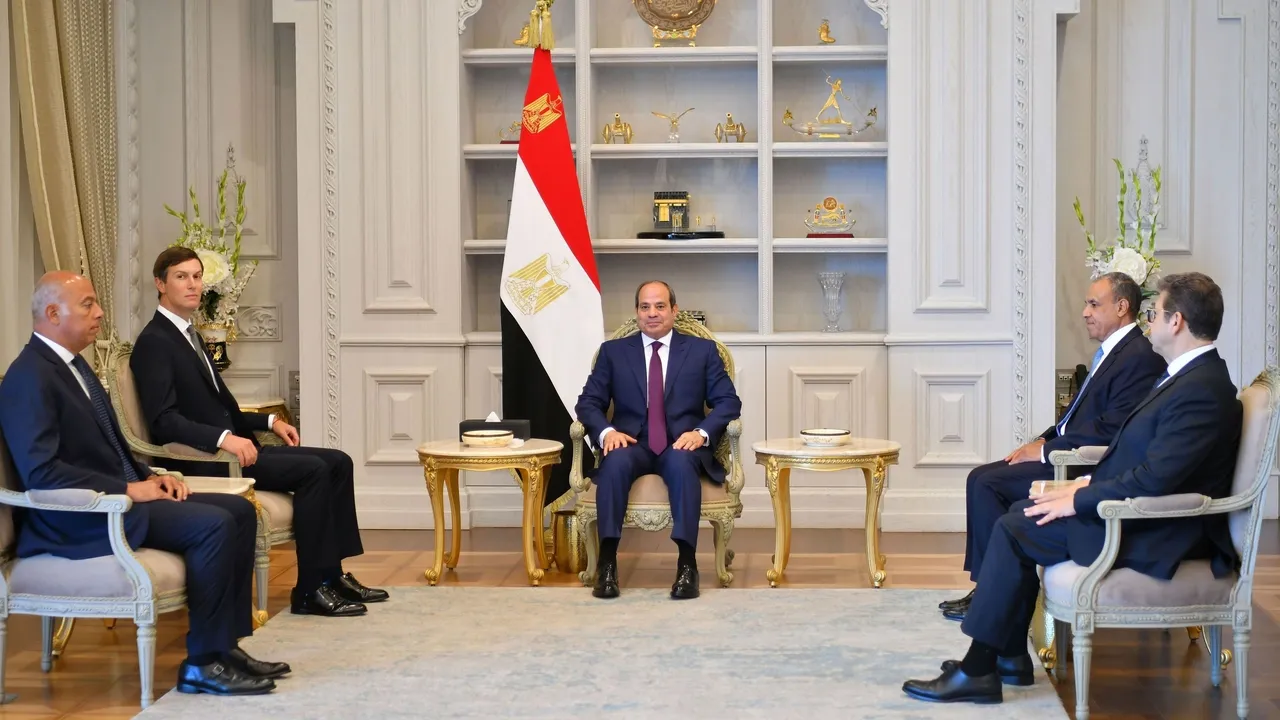 مبعوثا ترمب في القاهرة لدفع خطة غزة.. والسيسي يشدد على تسوية أزمات المنطقة