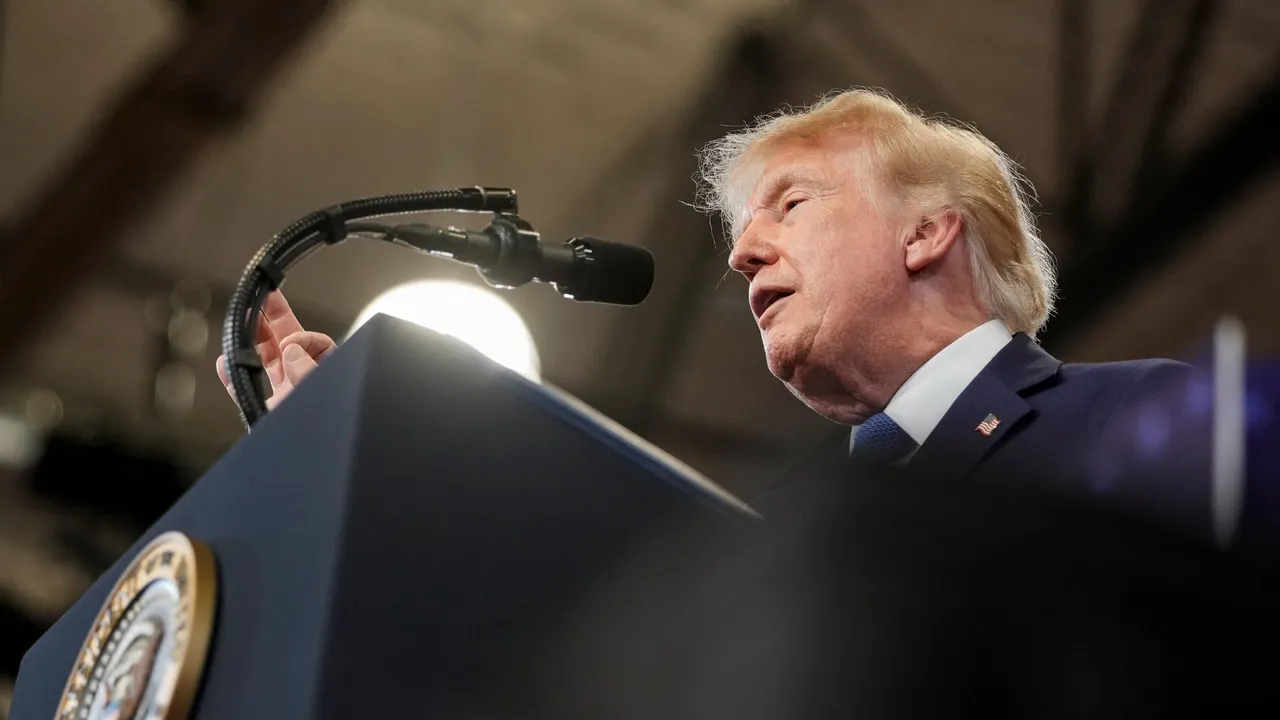 Tramp, AQŞ-İran söyläşülärenä qomaçawlıy torğan bulsa, Omannı bombağa totu belän yanadı