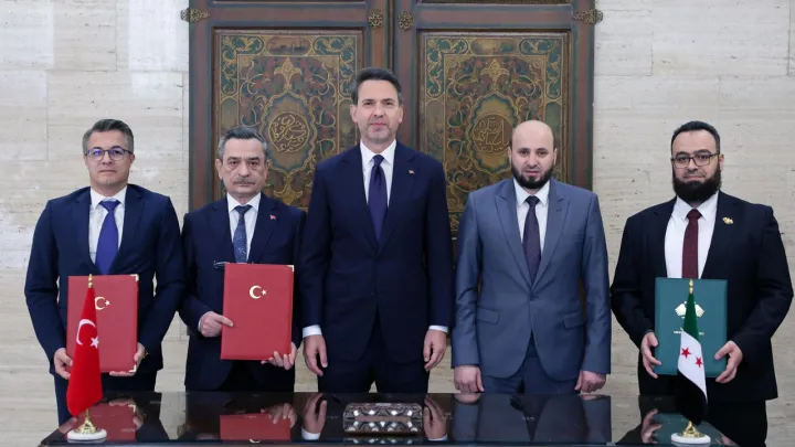 لتوسيع الشراكة الاستراتيجية.. تركيا وسوريا توقعان مذكرة تفاهم في الطاقة والتعدين