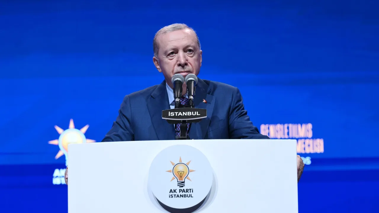 ئاق پارتىيەنىڭ 25 يىلى ۋە تۈركىيەنىڭ رايونلۇق ھەم دۇنياۋى كۈچ سۈپىتىدە قەد كۆتۈرۈشى