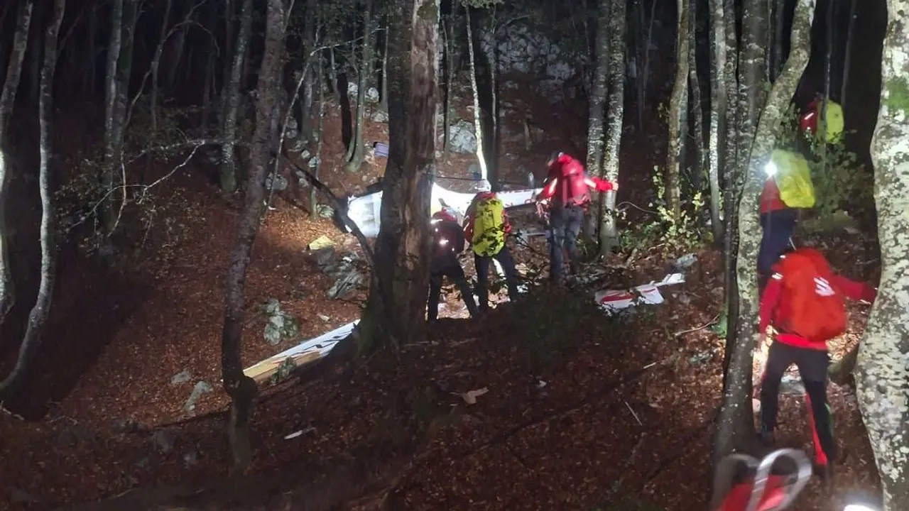 Hrvatska: Dvoje mrtvih u padu aviona na Velebitu