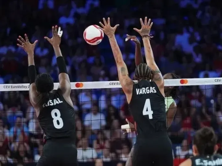 Seleção Nacional Feminina de Voleibol turca venceu a Eslovénia por 3-1