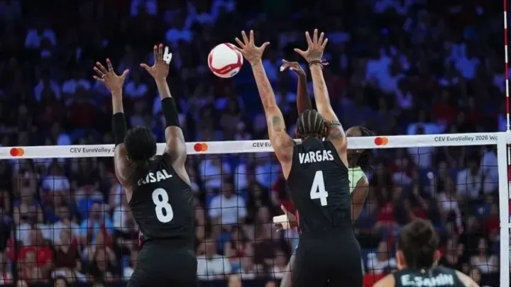 Seleção Nacional Feminina de Voleibol turca venceu a Eslovénia por 3-1