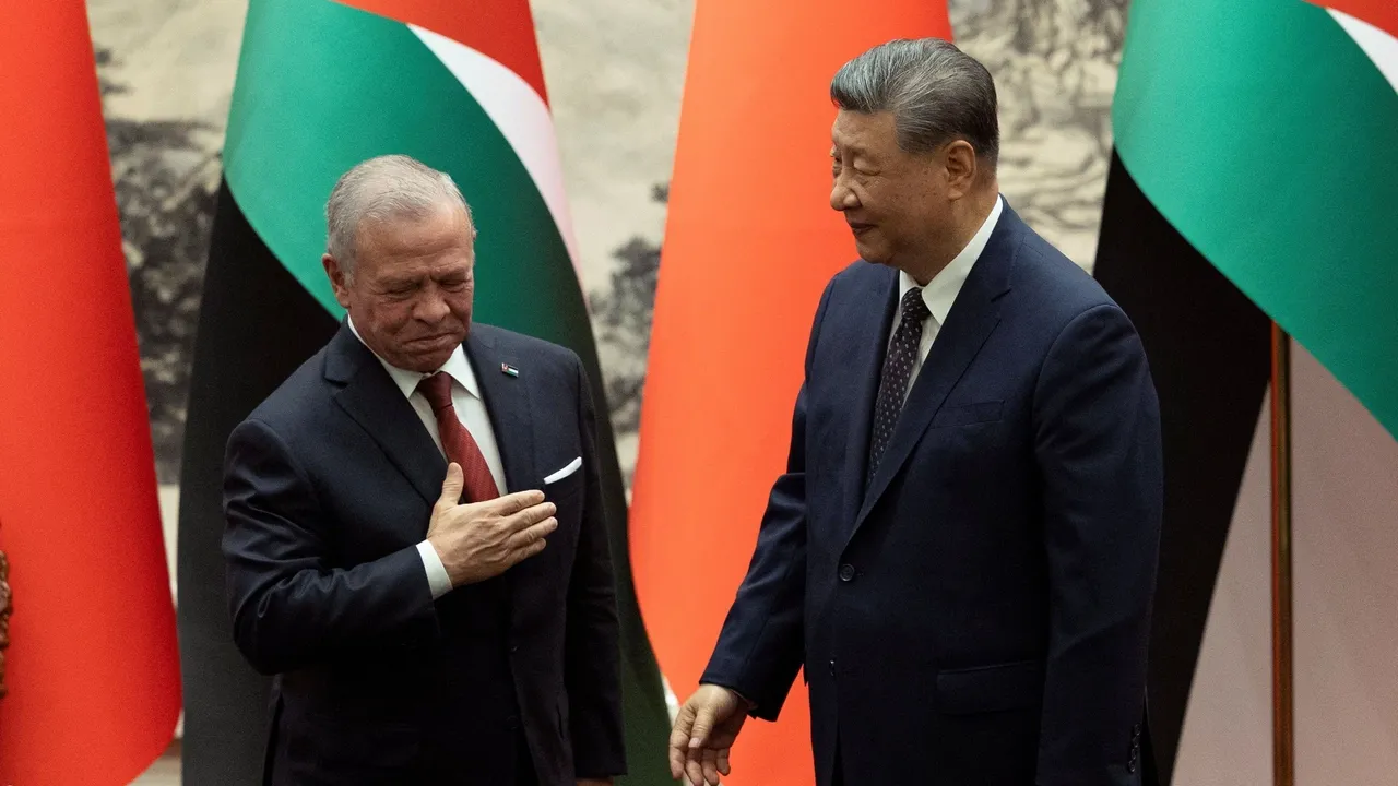 China e Jordânia pedem o cumprimento do acordo EUA-Irão e a abertura da passagem de Ormuz
