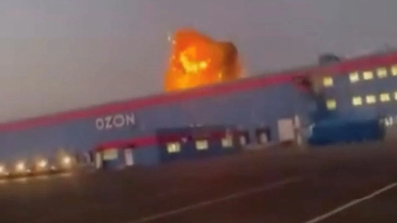 «Ozon» компаниясының екі логистикалық нысанына дронмен шабуыл жасалды