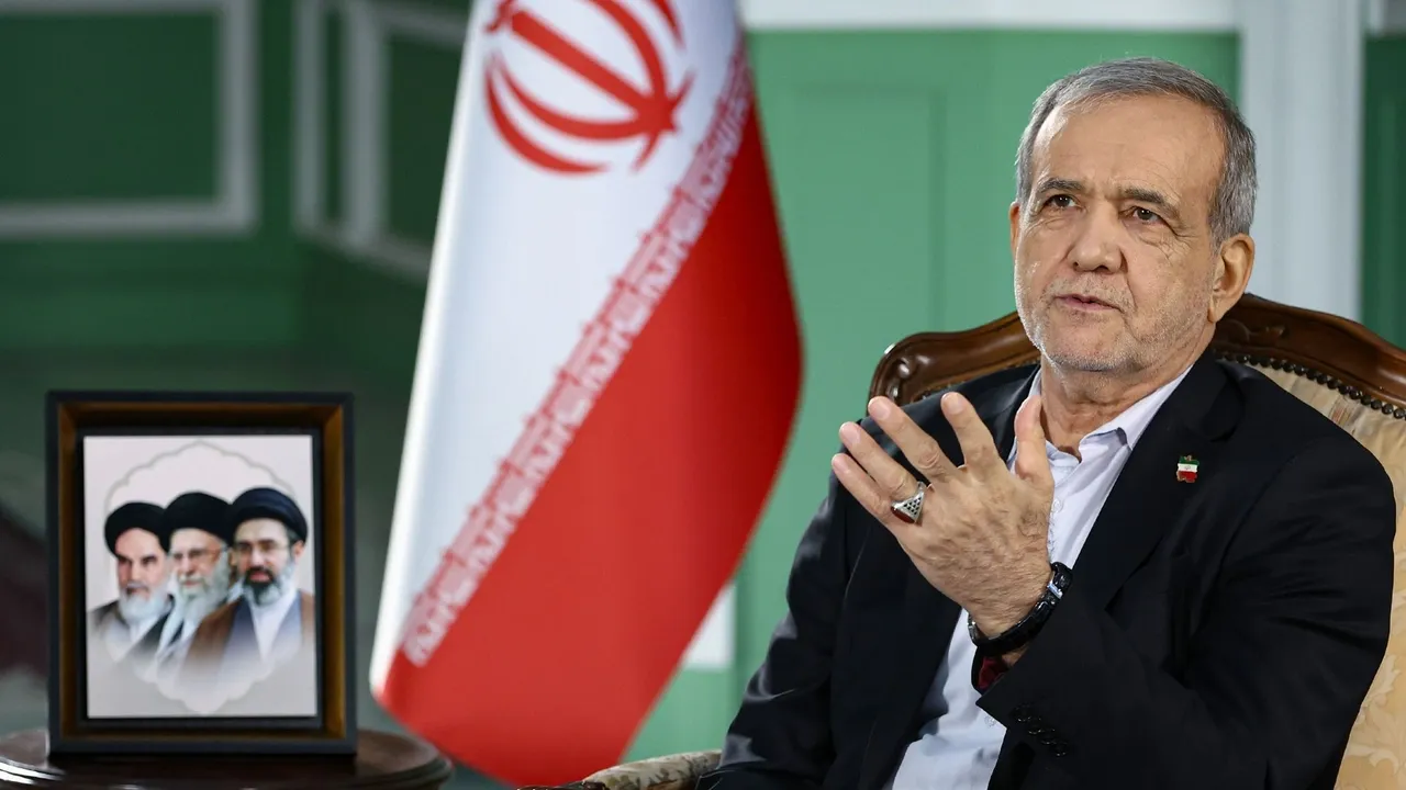 الرئيس الإيراني: فتح مضيق هرمز مرهون بالتزام واشنطن بمذكرة التفاهم
