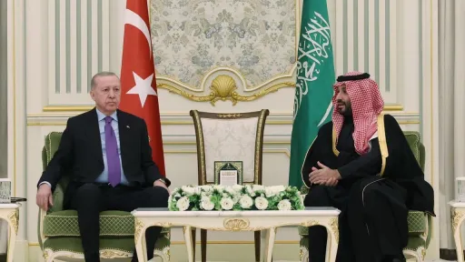 أردوغان في اتصال مع بن سلمان: تركيا تعمل لإرساء سلام دائم وترسيخ الأمن والاستقرار بالمنطقة
