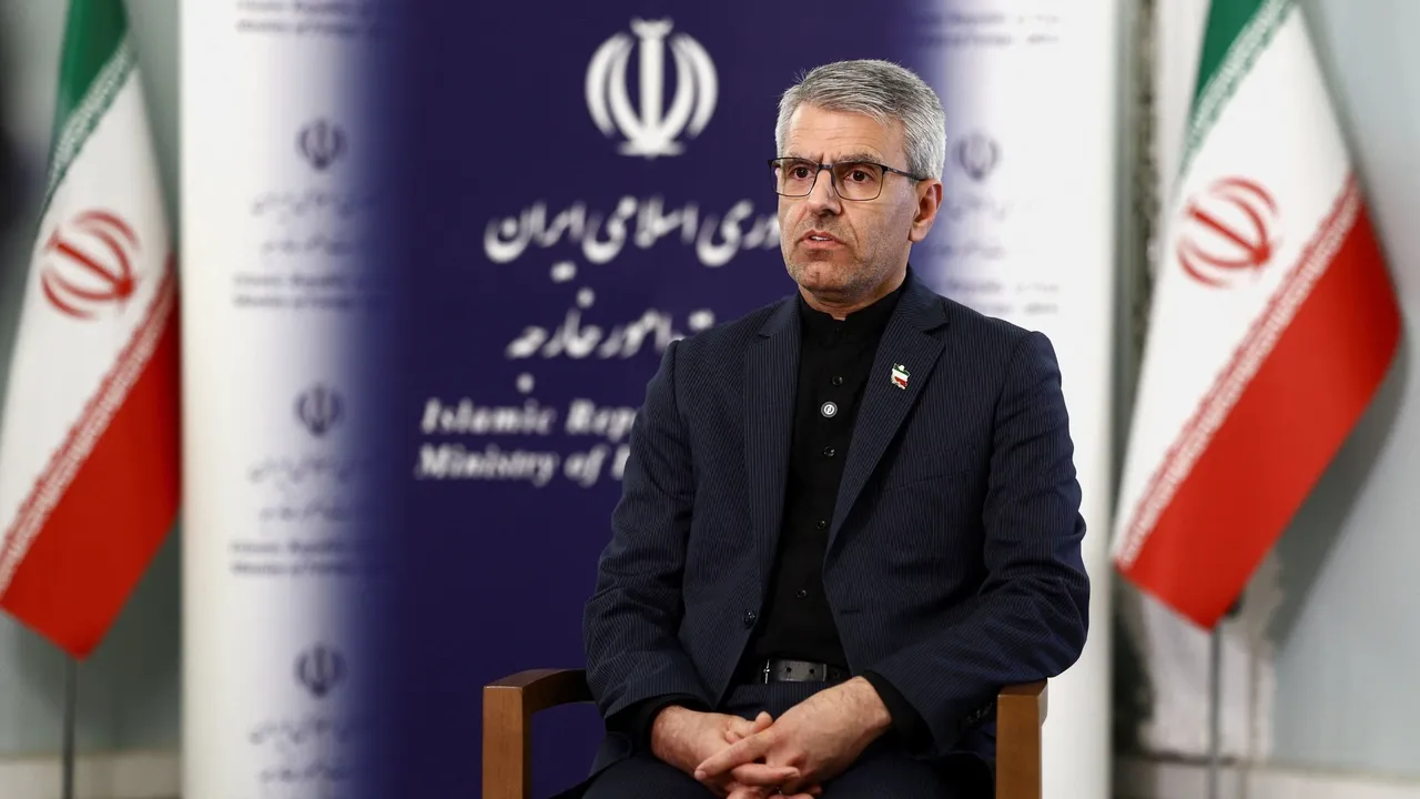 ایران مذاکره با آمریکا را رد کرد؛ گفت‌وگو با عمان درباره کریدور موقت در تنگه هرمز ادامه دارد