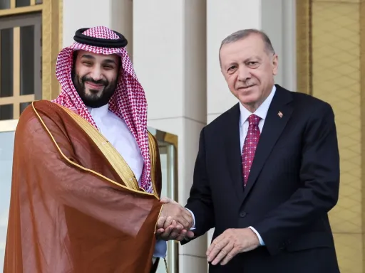 İlbaşı Ärdoğan Soğud Ğaräbstanınıñ täxet varisı prins Sälman belän söyläşte