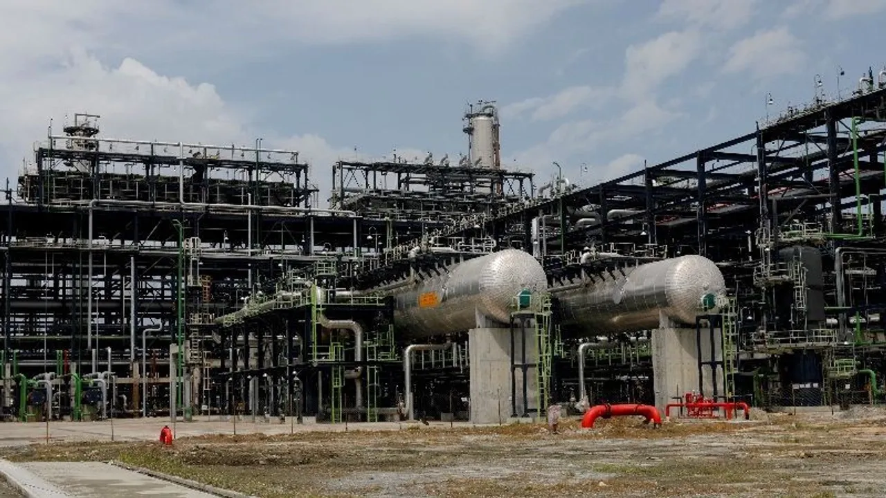 Nigeria's Dangote refinery aims to raise $5 billion with October listing