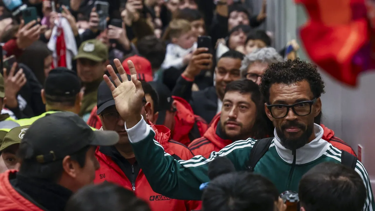 Equipa chilena Colo-Colo contrata o guarda-redes Vozinha, que brilhou no Mundial