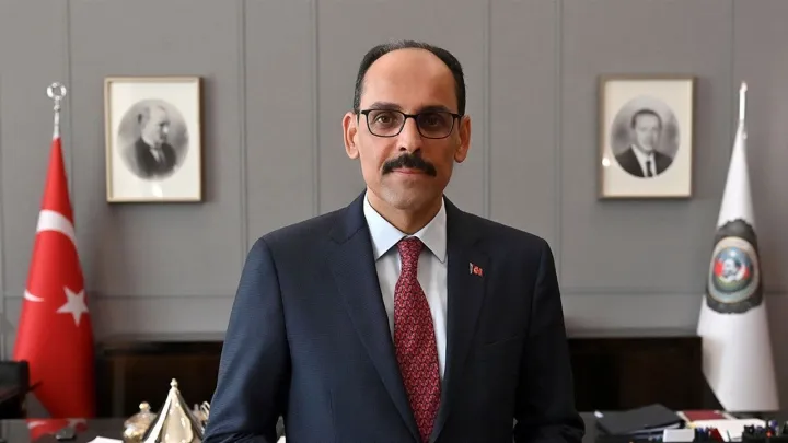 Milli küzläw oyışması başlığı Qalın Liviyä räsmiläre belän oçraştı