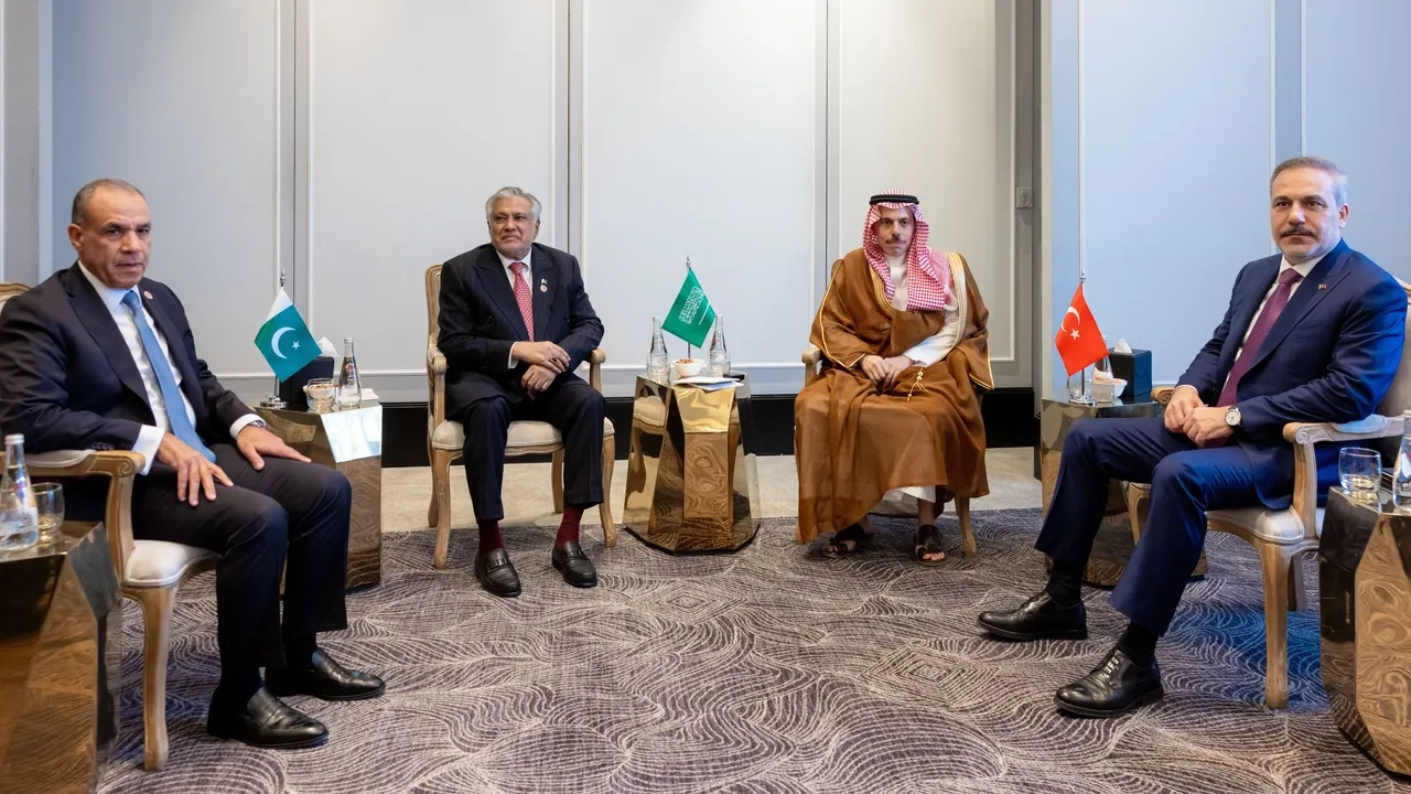 بمشاركة فيدان.. وزراء خارجية 4 دول عربية وإسلامية يبحثون في عمان جهود التهدئة بالمنطقة