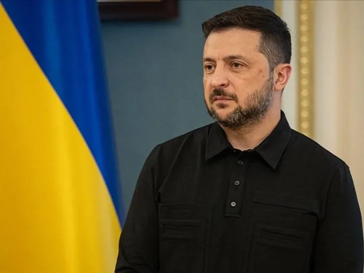 Zelensky anuncia que aprovou novas operações contra a Rússia