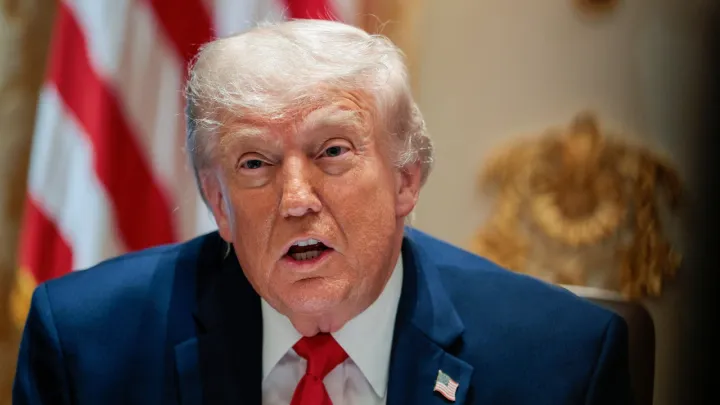 Трамп «АҚШ-та оқ-дәрі қоры азайды» деген ақпаратты жоққа шығарды