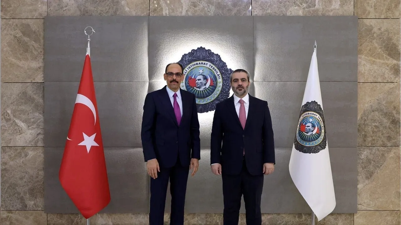 رئيس الاستخبارات التركية ووزير الخارجية السوري يبحثان التعاون الثنائي ومكافحة الإرهاب