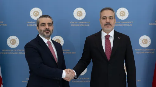 Török külügyminiszter: Közös jövőnk van Szíriával