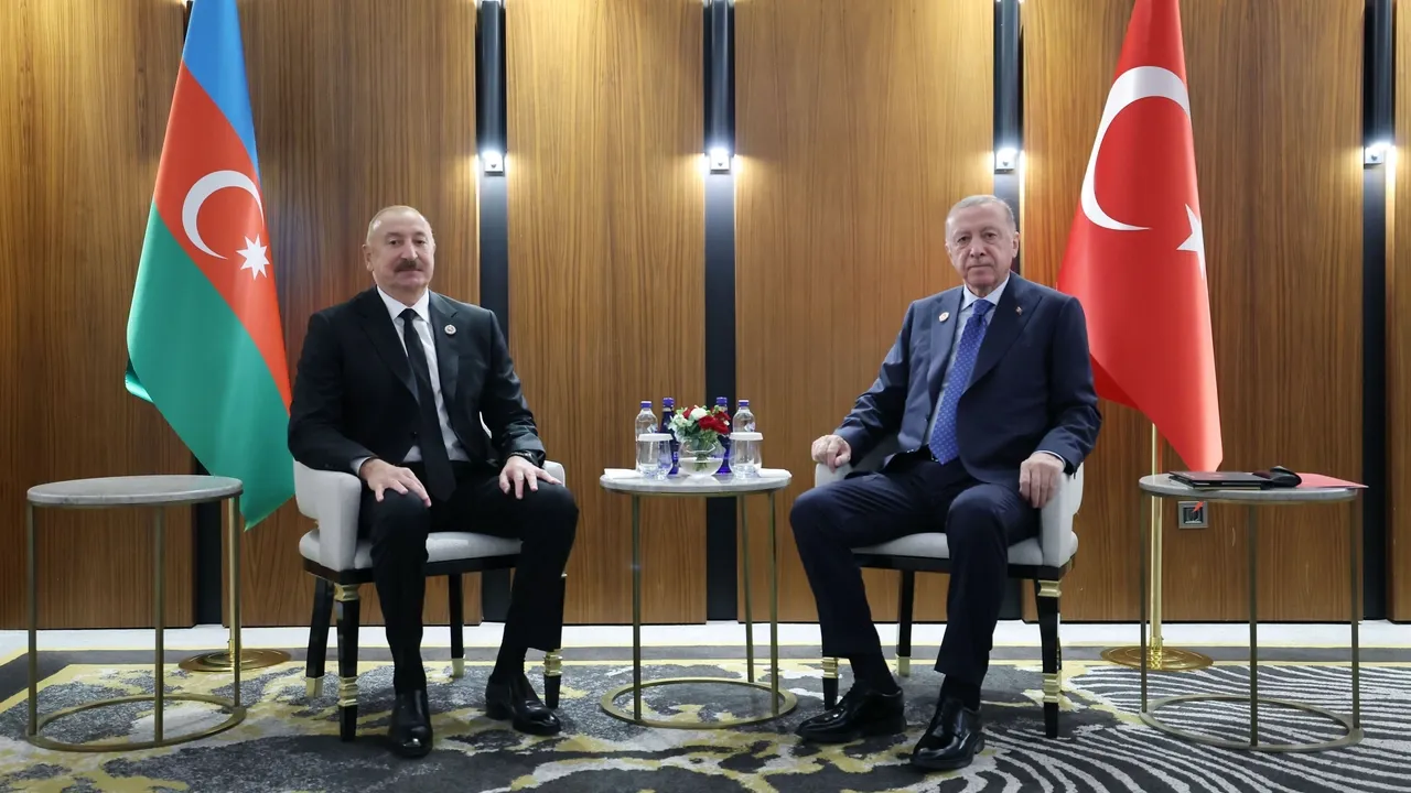 İlbaşı Ärdoğan Azärbaycan däwlät başlığı Äliyev belän oçraştı