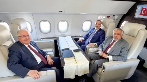 Nazirlər H.Fidan və Y.Gülər Pakistanın XİN rəhbəri İ.Dar ilə birlikdə Bişkekə yola düşüblər