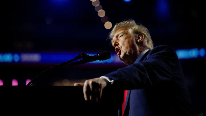 Trump diz aos republicanos que “irão para o inferno” se não votarem nas eleições intercalares