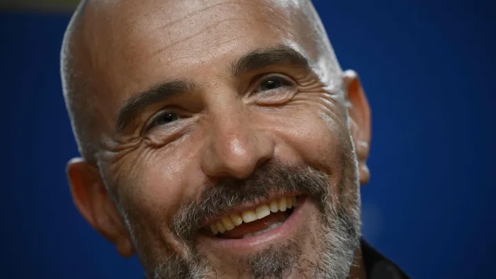 Ten-man Manchester City beat Manchester United 1-0 in EPL clash
