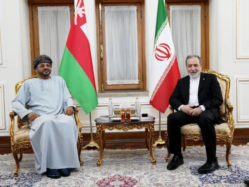 عمان نشست منطقهای درباره آینده تنگه هرمز را به تعویق انداخت