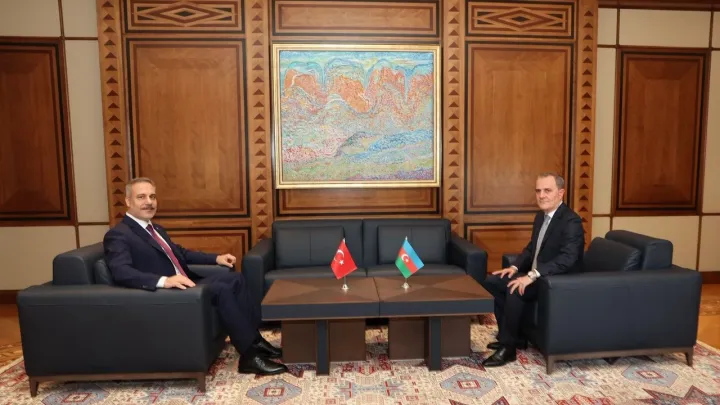 Azärbaycan ilbaşı Äliyev Törkiyä tışqı êşlär ministrı Fidan belän oçraştı