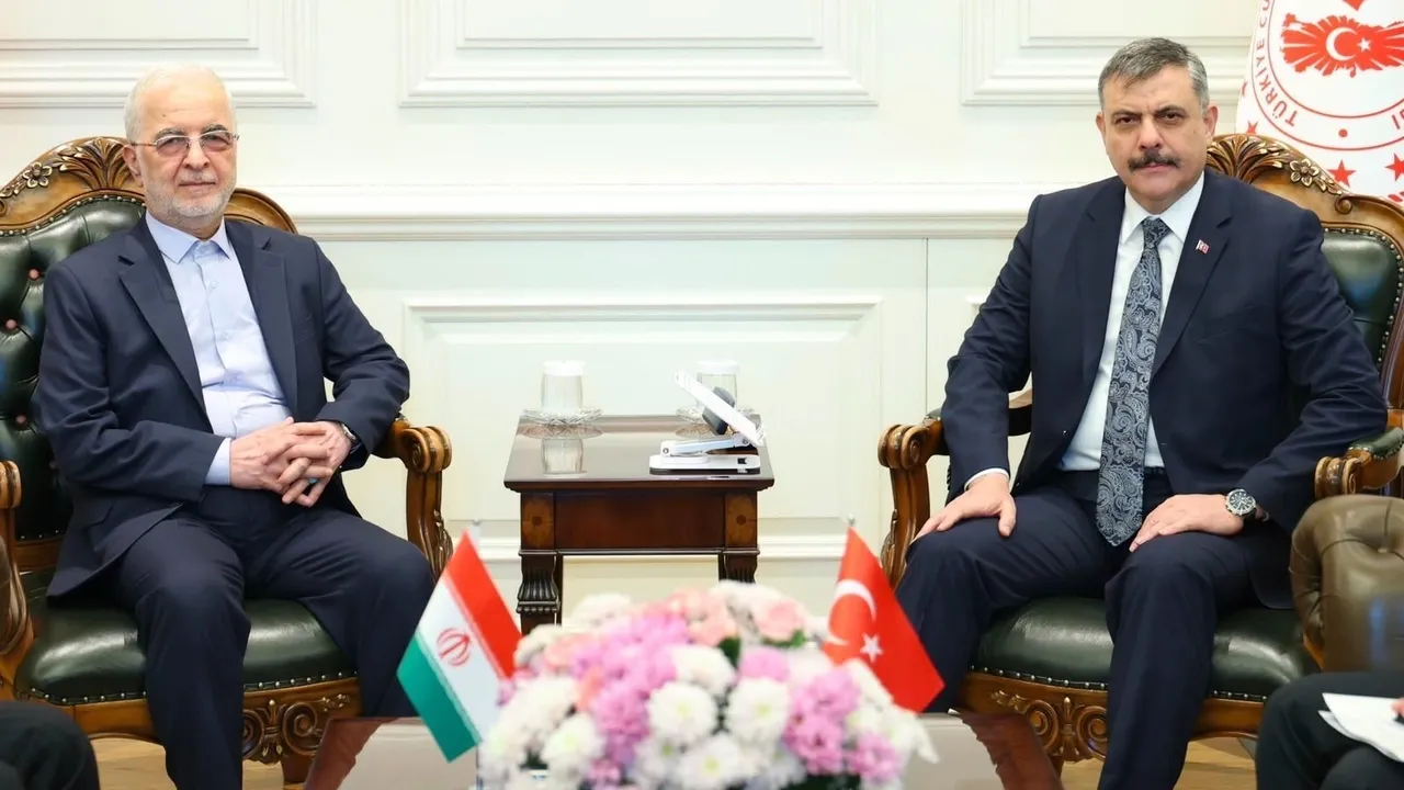 أنقرة وطهران تبحثان تعزيز التعاون الأمني وتصفية أذرع PKK الإرهابي ضمن مسار "تركيا بلا إرهاب"