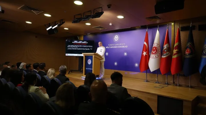 وزارت دفاع ملی ترکیه: تهدید حوثیها در دریای سرخ و بابالمندب به تجارت دریایی جهانی آسیب میزند