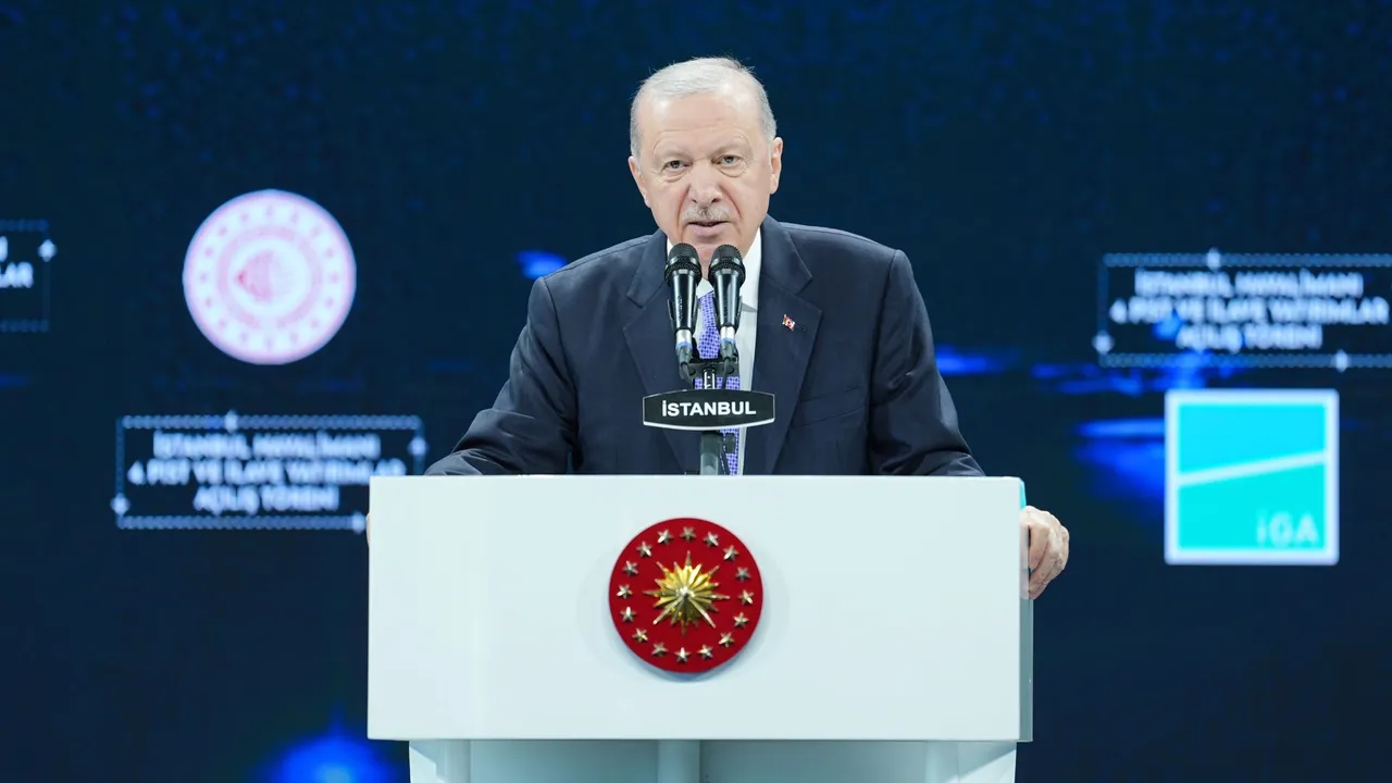 "Bez Törkiyäne dönyadağı iñ kiñ oçış çeltärenä iyä illärneñ bersenä äyländerdek"