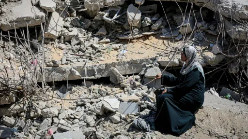 جثامين تحت الركام.. انتشال 12 فلسطينيا وارتفاع الحصيلة إلى 75 في "مربع التاج" بمدينة غزة