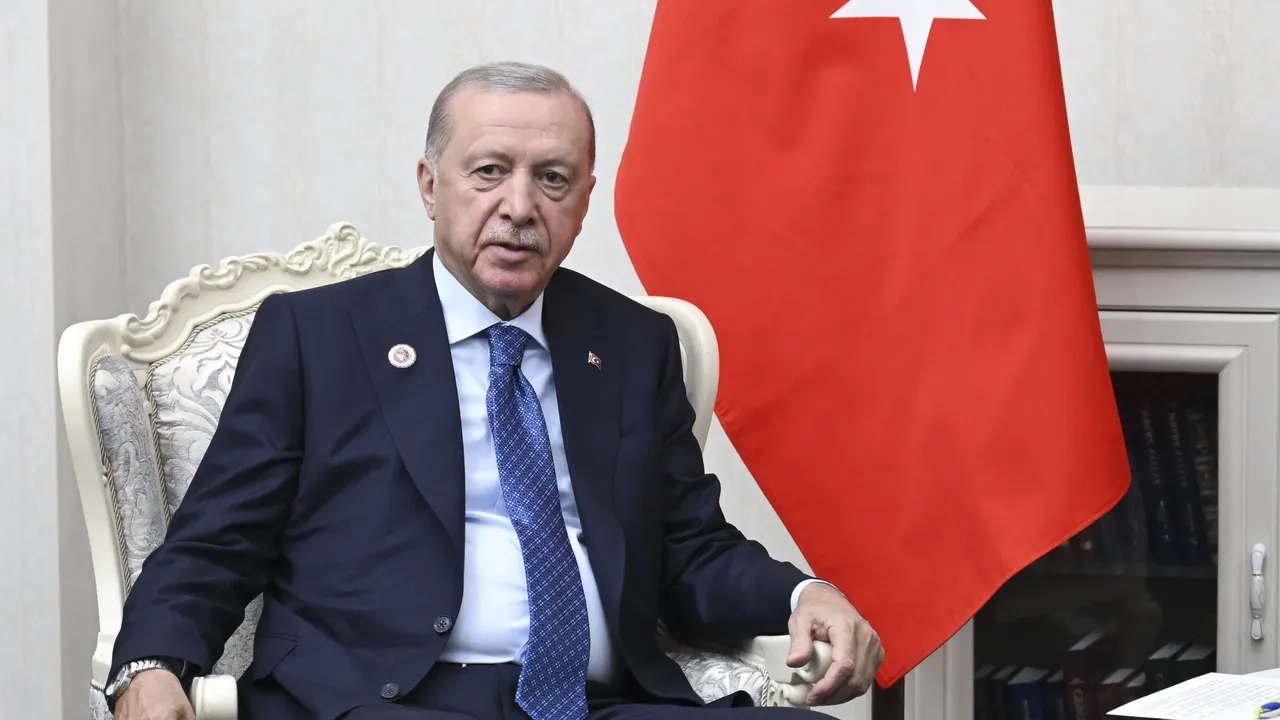 Ärdoğan: Törkiyäneñ ŞXOğa quşılu mömkınlege Könbatışqa arqası belän borılu digänne añlatmıy