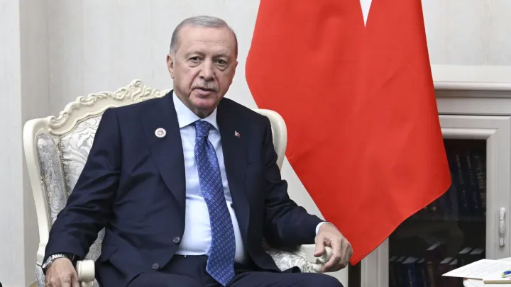 Ärdoğan: Törkiyäneñ ŞXOğa quşılu mömkınlege Könbatışqa arqası belän borılu digänne añlatmıy