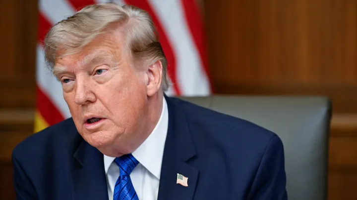 Трамп Иранды сүйлөшүү үстөлүнө тартууга аракет кылууда деген айтымдарды четке какты