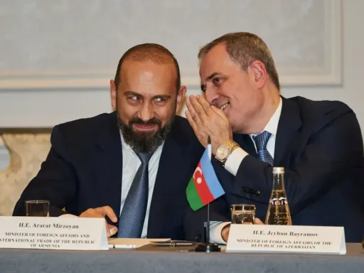 آذربایجان و ارمنستان بر توسعه تجارت و ترانزیت در مسیر صلح تأکید کردند