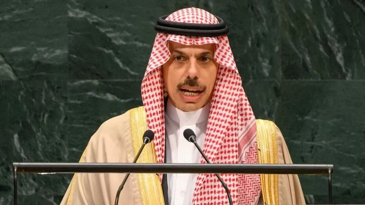 الرياض تدعو لتعاون دولي لحماية الملاحة وتؤكد دعم جهود خفض التصعيد