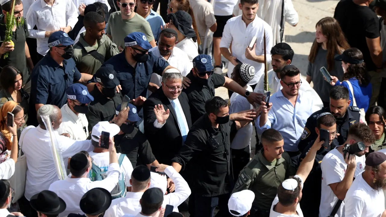 استفزاز جديد.. بن غفير يقتحم المسجد الأقصى وسموتريتش يحرض على عدم إعمار غزة