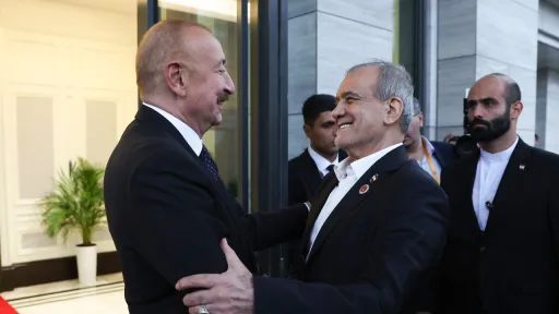 Azärbaycan ilbaşı Äliyev İran däwlät başlığı Päzäşkiyan belän telefonnan söyläşte