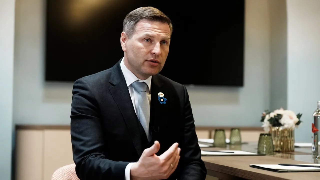 Az észt honvédelmi miniszter lemondott, miután egy indiai cég átverte