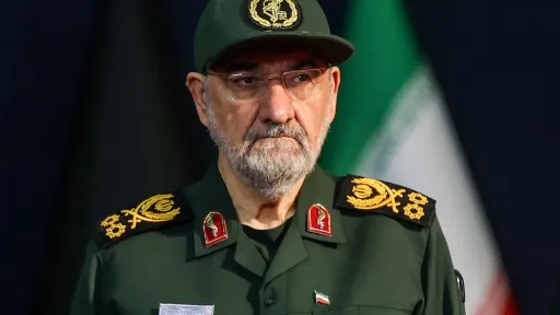 محسن رضایی: بیرون از تنگه هرمز یک منطقه ممنوعه جدید اعلام می کنیم