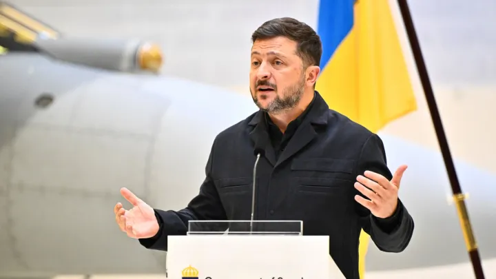 Zelenskiy Rusiyäneñ Ukrainadağı televideniye binasına dron belän höcüm itüen belderde