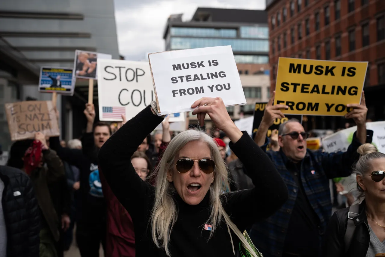 Manifestation contre les réformes d’Elon Musk: 9 personnes arrêtées à Manhattan