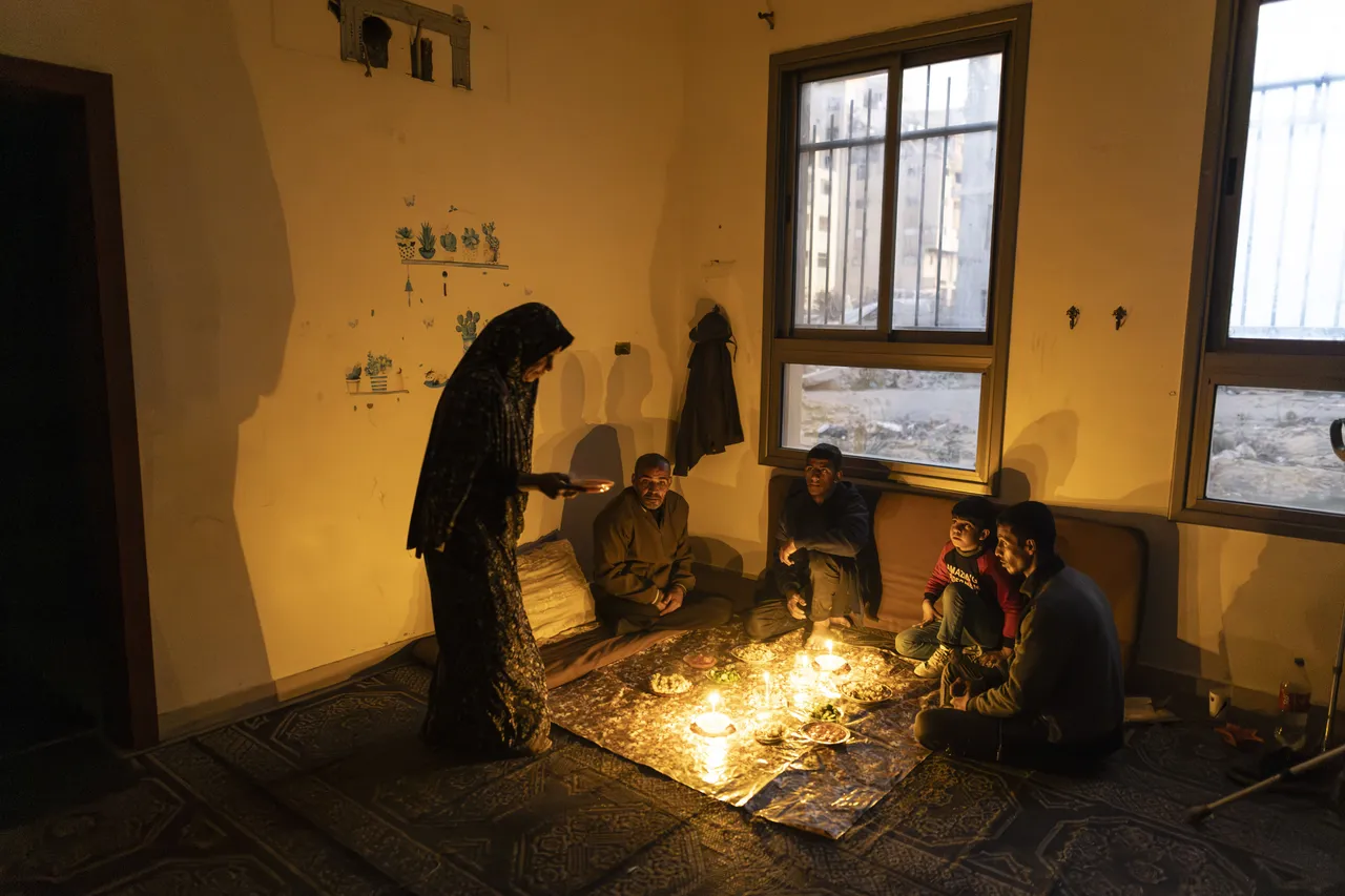 Izrael elzárja a vizet és az áramot a Gázai övezetben