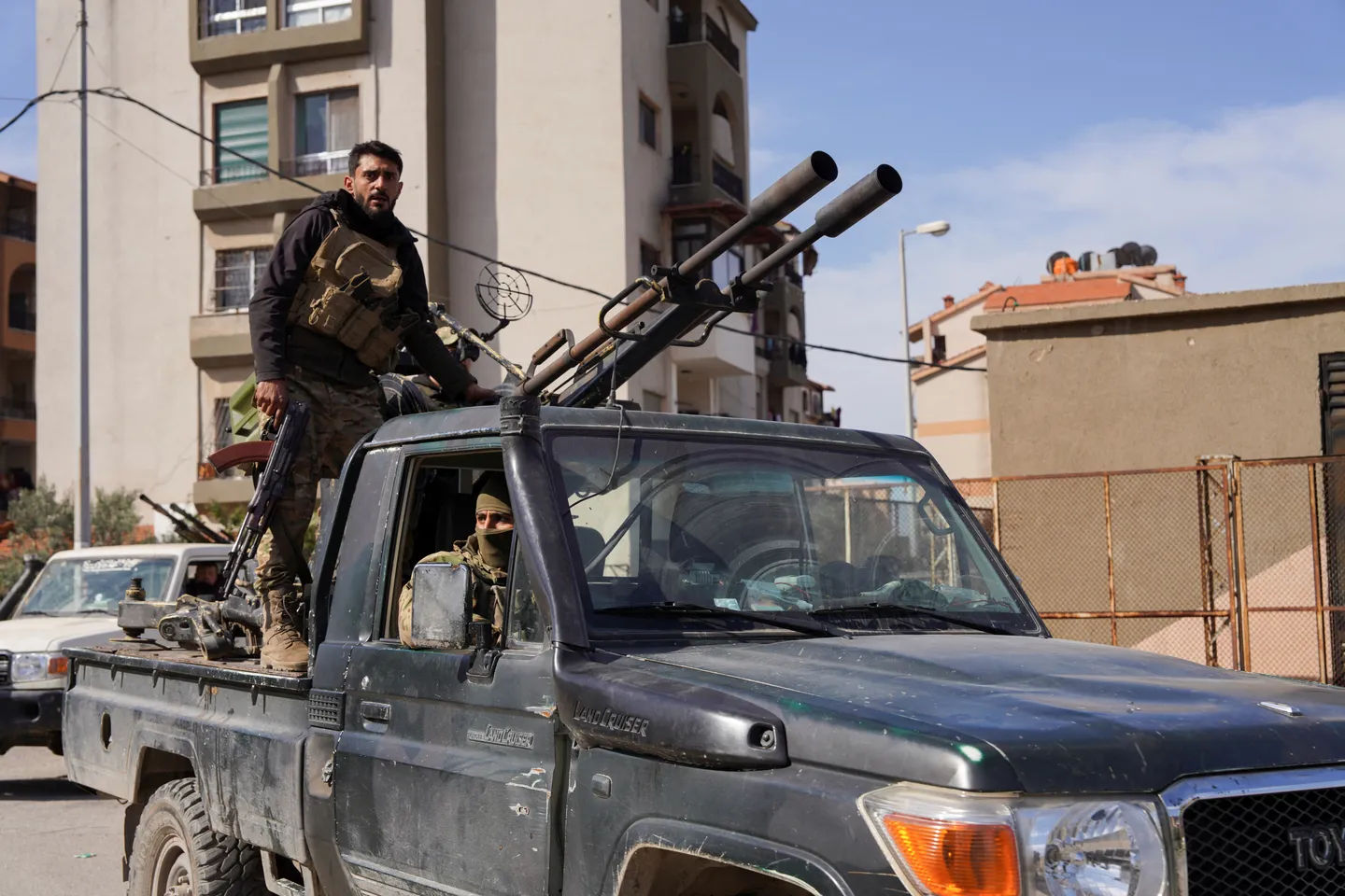 الحكومة السورية: فك الحصار عن القرداحة وشهداء باللاذقية وطرطوس.. والشيباني: حرب خفية لكسر إرادتنا