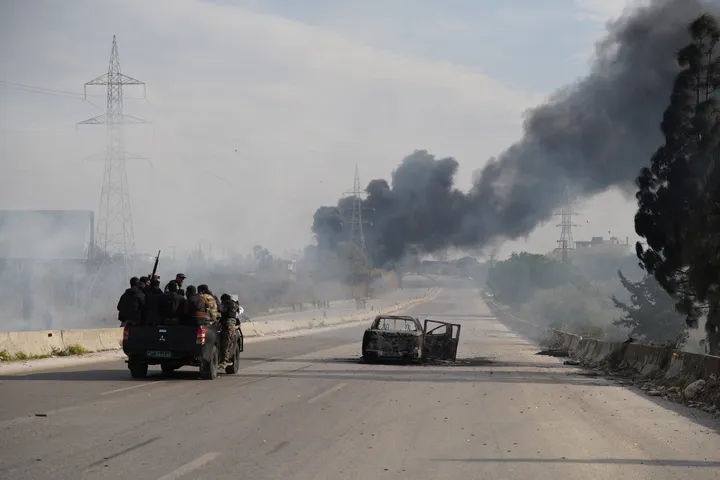 إصابة عناصر أمن سوريين وجنود أمريكيين بإطلاق نار خلال دورية مشتركة قرب تدمر