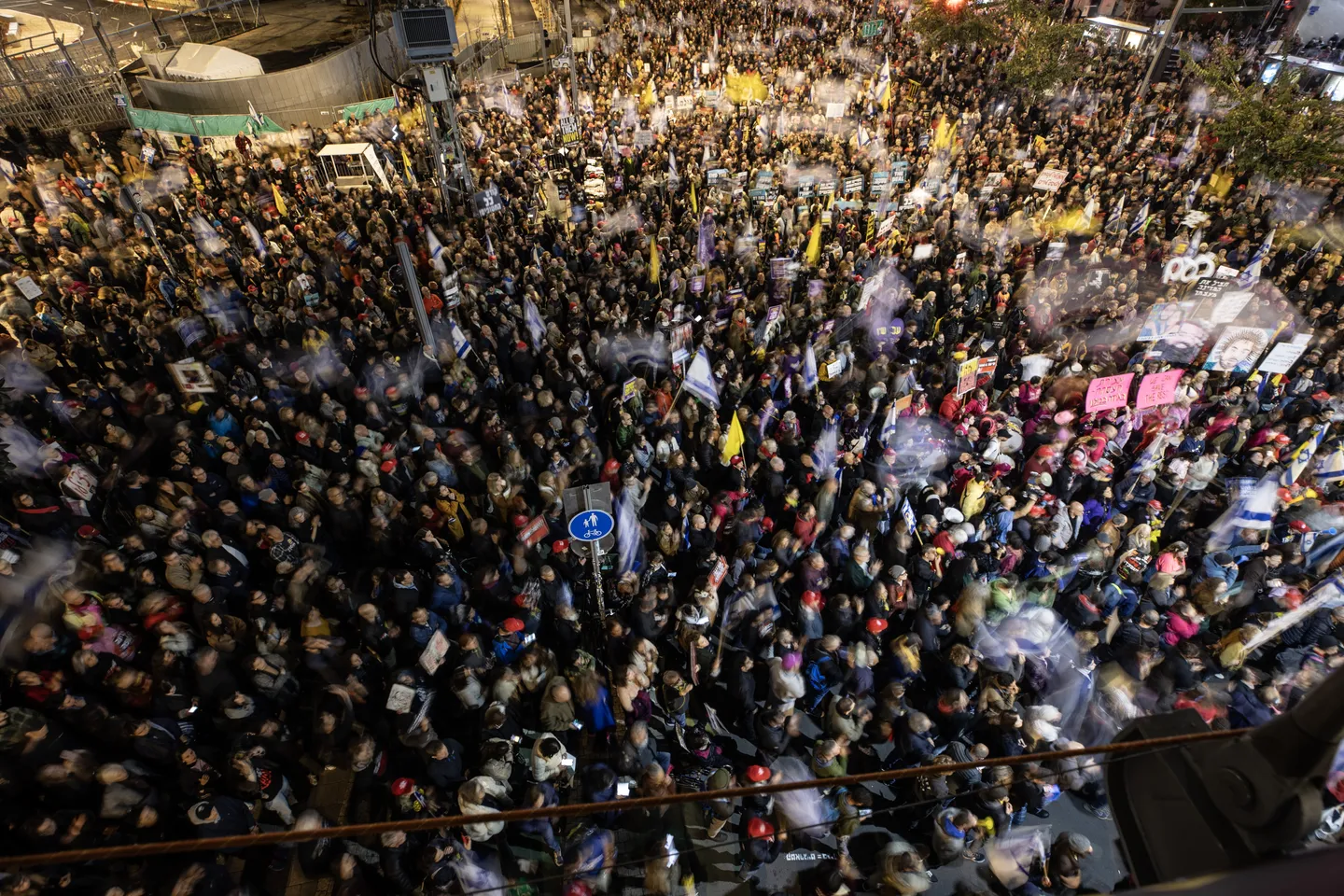 حماس: المفاوضات ترتكز على إنهاء الحرب والانسحاب.. وعائلات الأسرى تطالب بالتوصل إلى اتفاق