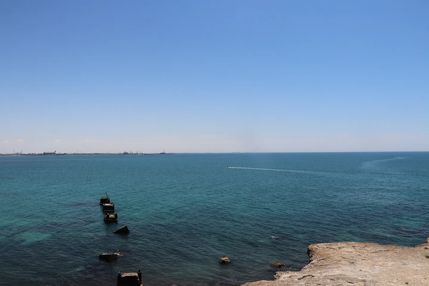 دریای خزر با افت یک‌متری سطح آب در آستانه بحران زیست‌محیطی جدید