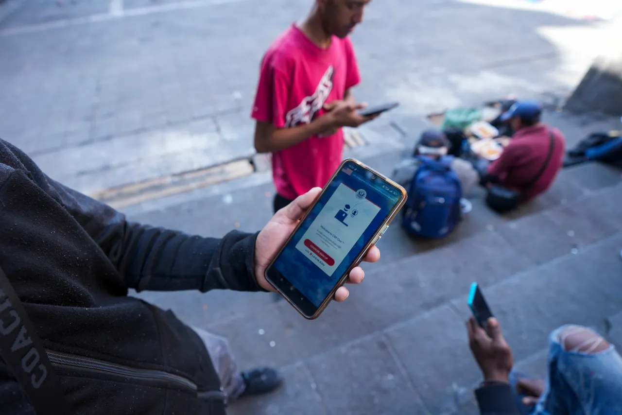 Trump administration relaunches asylum phone app for 'self-deportations'