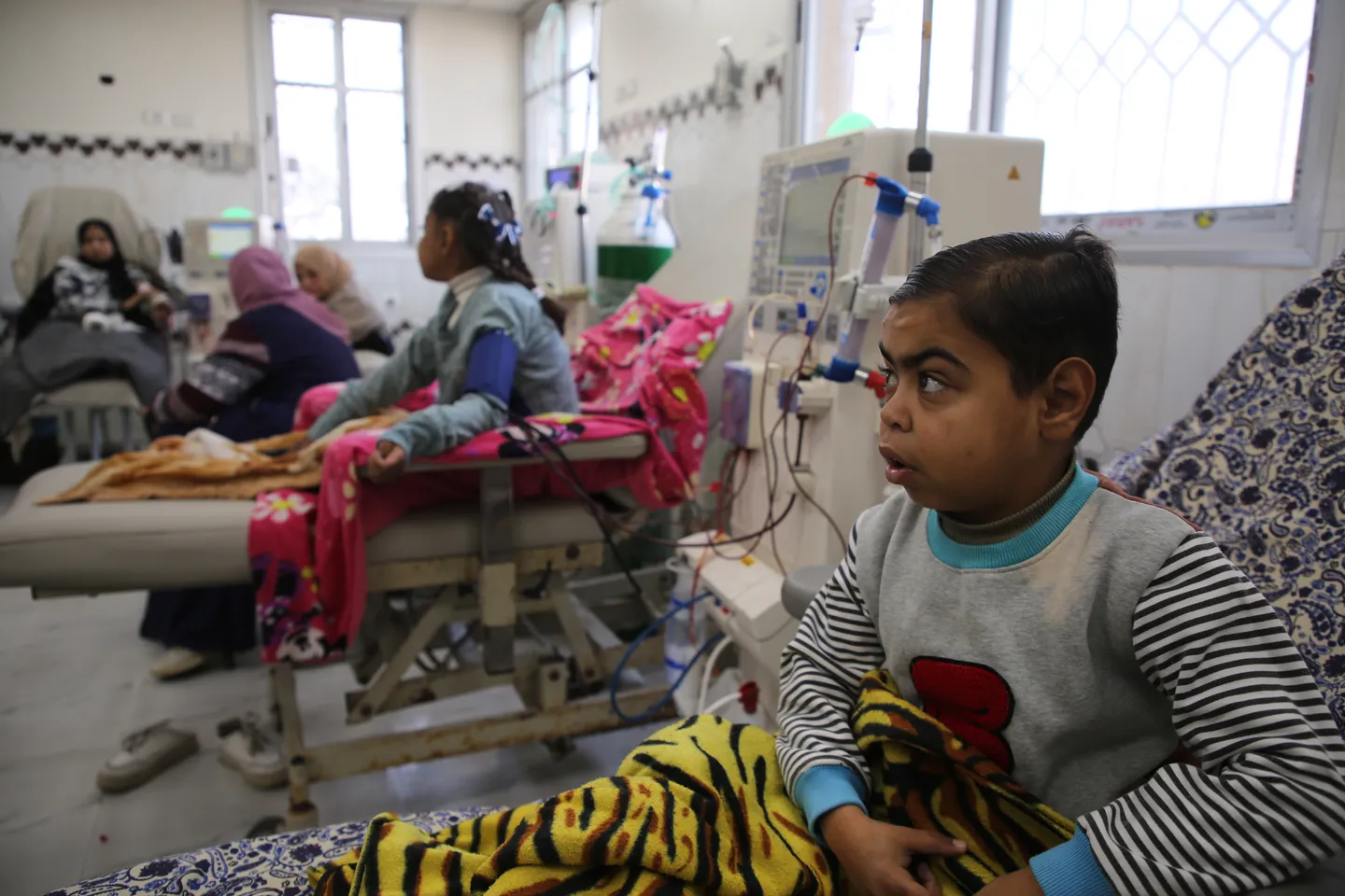 Дети Газы умирают без лекарств и тепла