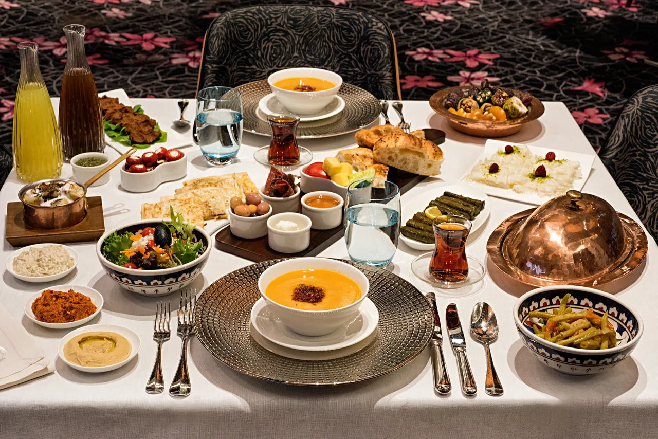 Solidarité des banlieues en faveur des sans-abris à travers un iftar caritatif